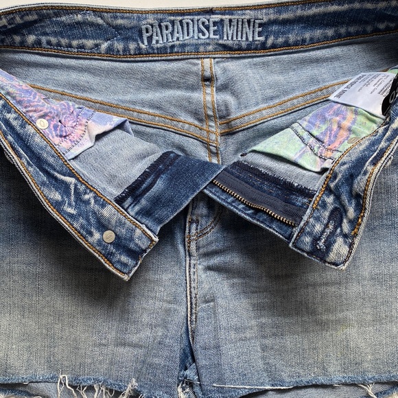 Paradise Mine High Rise Short - Picture 2 of 6